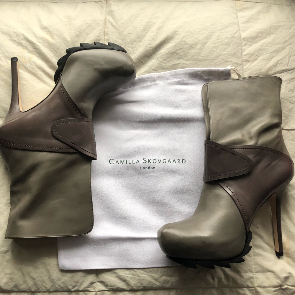 *BNIB* CAMILLA SKOGAARD PULL ON BOOT SIZE 41/10